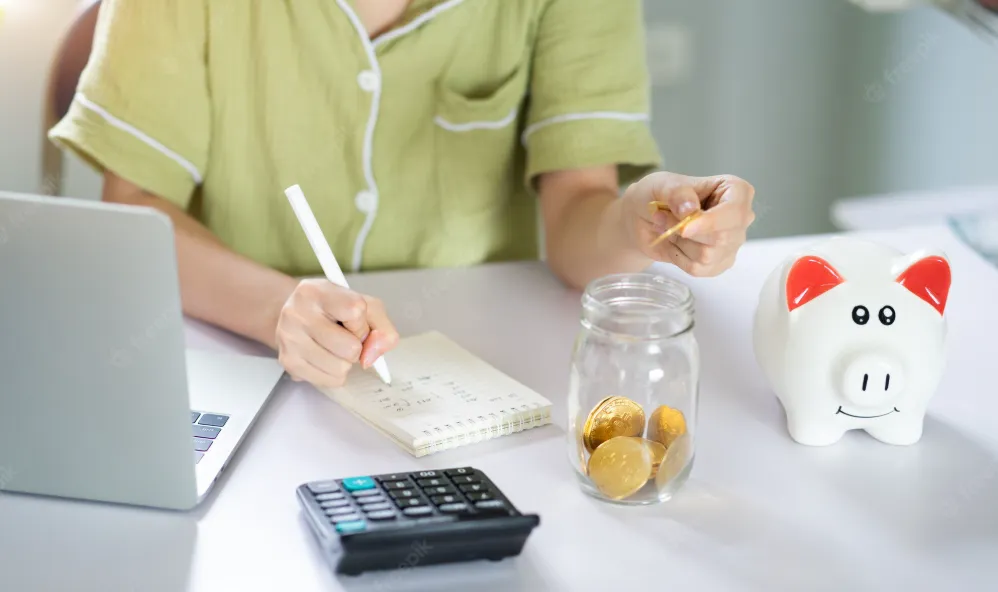 Bạn có thể tham khảo cách tiết kiệm tiền hợp lý từ mọi người