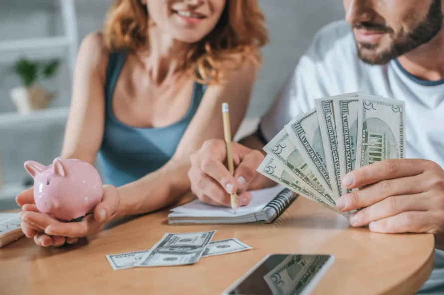 Bạn hãy tiết kiệm đúng cách bằng cách thiết lập chi tiêu rõ ràng